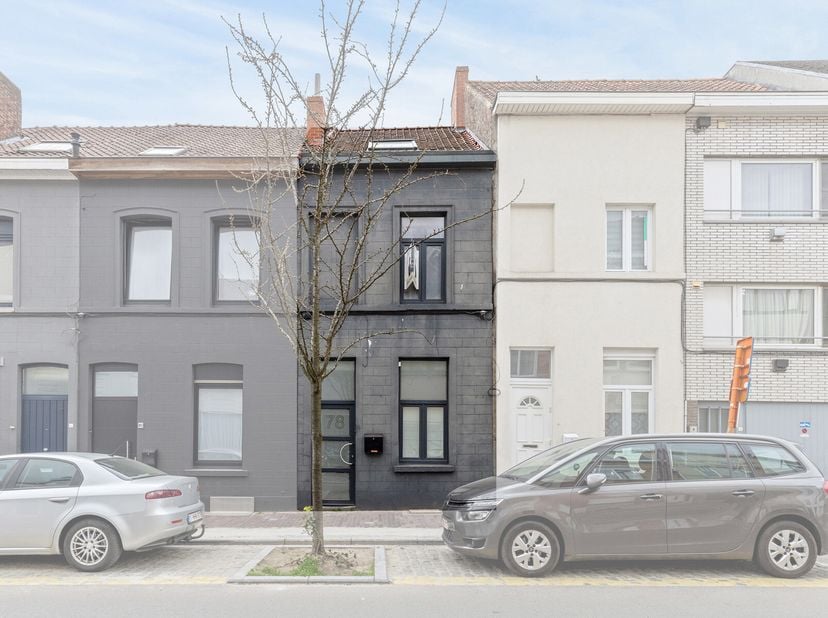 Charmante maison rénovée à vendre près du centre-ville !&lt;br /&gt;
Cette maison entièrement rénovée allie confort, efficacité énergétique et emplacement i