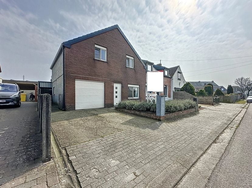 Maison à vendre
                    à 2400 Mol
