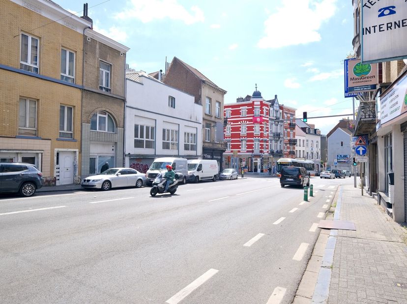 SAINT-JOSSE-TEN-NOODE - REF : 6821304 - Dans un quartier central à proximité de toutes les facilités et dans une petite copropriété sans charges, nous