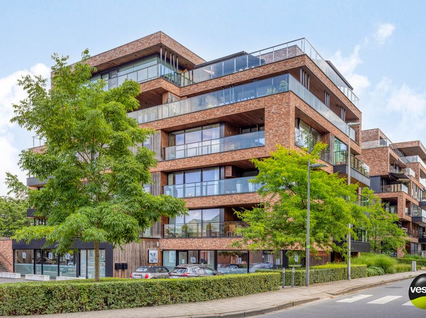 Luxueus appartement in het groene hart van Sint-Truiden. &lt;br /&gt;
&lt;br /&gt;
Adres: Sint-Jansstraat 8 bus 202 – Residentie Park Leopold&lt;br /&gt;
&lt;br /&gt;
Residen