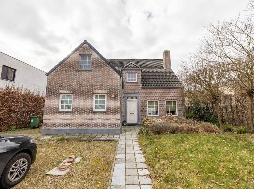 WONING MET TUIN &lt;br /&gt;
 &lt;br /&gt;
Online verkoop via Biddit, van de woning met tuin.  &lt;br /&gt;
Indeling:  &lt;br /&gt;
- gelijkvloers: inkomhal, wc, praktijkruim