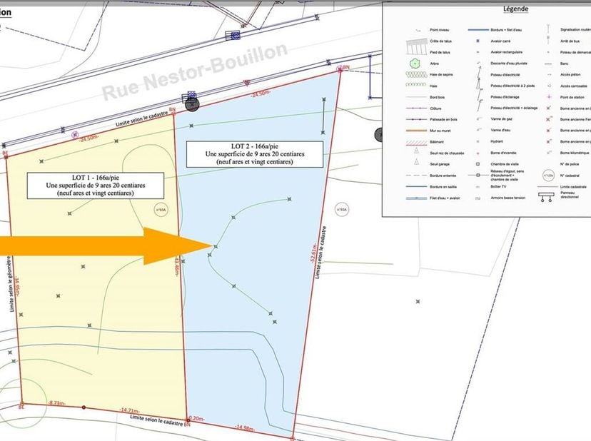 Op slechts 10 km van Somme-Leuze en Marche-en-Famenne ligt dit uitzonderlijke terrein in Sinsin, een unieke kans om je droomhuis te bouwen. Dit vlakke