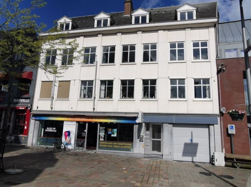 Garage à louer
                    à 8700 Tielt