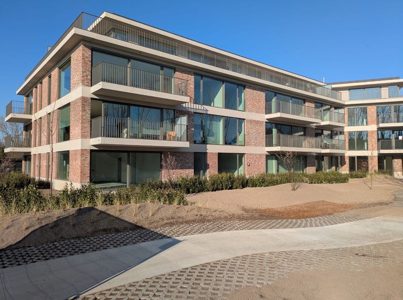 Ontdek Residentie ‘Optimist’, een stijlvol en zorgvuldig ontwikkeld nieuwbouwproject op de hoek van de Spuikomlaan en Vissersstraat te Bredene, vlak b