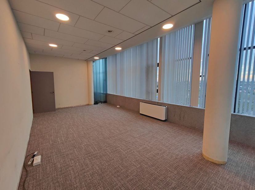 Bien professionnel à louer
                    à 8400 Oostende
