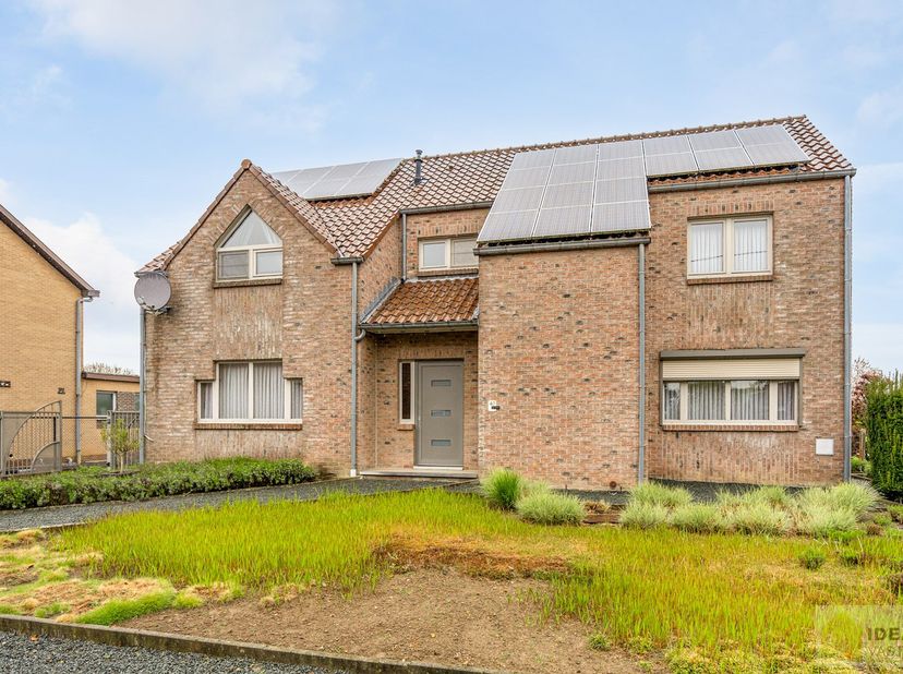 RUIME EN PERFECT ONDERHOUDEN WONING MET 4 SLAAPKAMERS OP KNAP PERCEEL VAN MAAR LIEFST 14A61CA! - De woning omvat maar liefst +-258m² netto bewoonbare