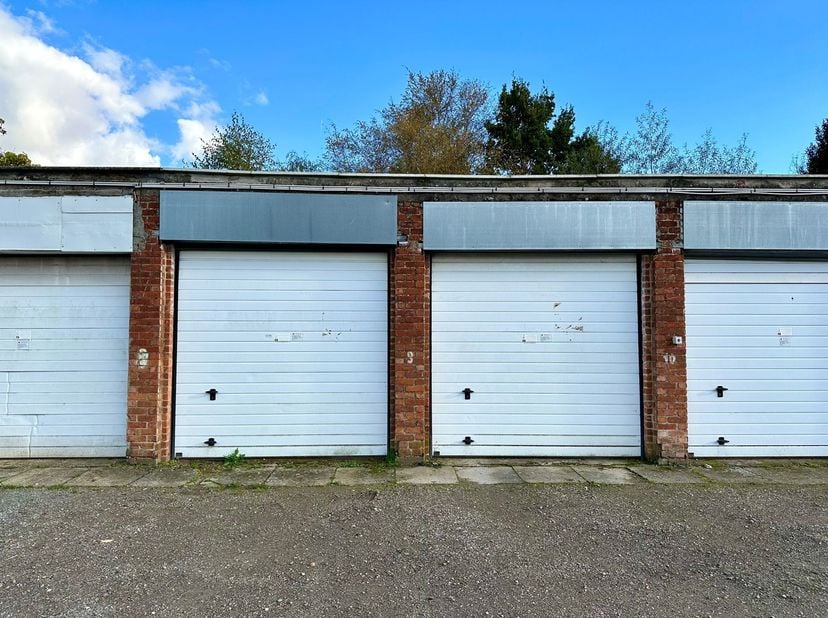 Garage à vendre
                    à 2800 Mechelen