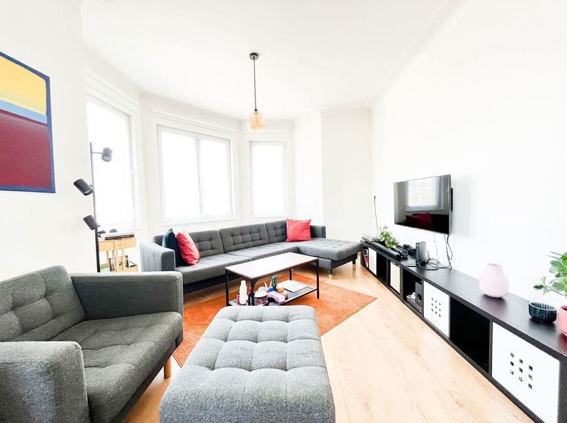 Sur l&#039;Avenue Alfred Madoux, au coeur de WSP, décrouvrez ce magnifique appartement meublé de trois chambres idéal pour colocation. Situé au deuxième ét