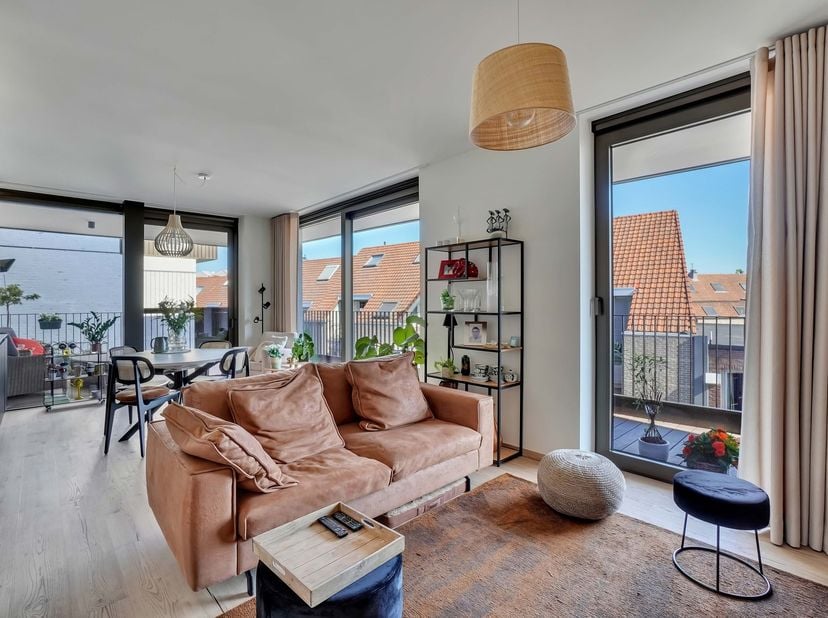 Dit 2 slaapkamer appartement is gelegen in het nieuwbouwproject ‘Terrasselt&#039; in hartje Hasselt. Met een ligging midden in het bruisende centrum van Ha