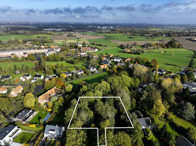 UW DROOMWONING op een TOPLOCATIE?&lt;br /&gt;
HIER KAN HET ECHT !&lt;br /&gt;
Met volle en trotse overtuiging presenteren we U graag deze mooie eigendom die binne
