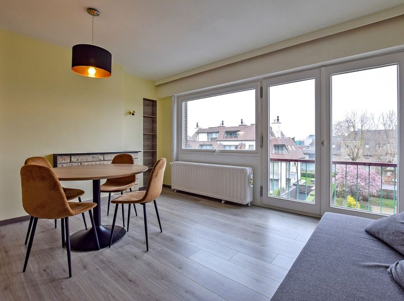 Rustig gelegen 1-slaapkamerappartement vlakbij het strand en de Schipgatduinen. Ook is het appartement gelegen op wandelafstand van de winkelstraat va