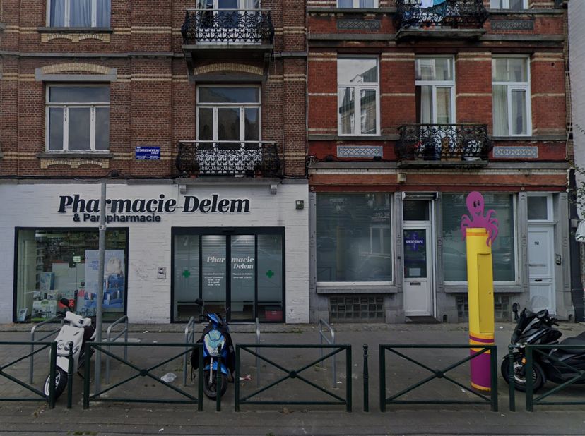 Gelegen in de Georges Moreaustraat 70 te Anderlecht biedt dit kantoor van 75 m² een functionele ruimte, ideaal voor professionele activiteiten. Het be
