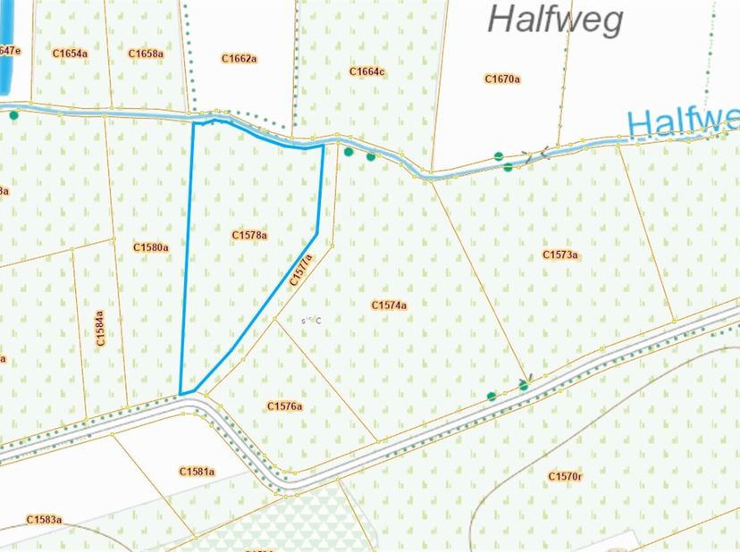 Te koop, landbouwgrond van 7677 m² gelegen  te Meerhout.&lt;br /&gt;
Gekend volgens kadaster als Vlessen&lt;br /&gt;
Momenteel verpacht.