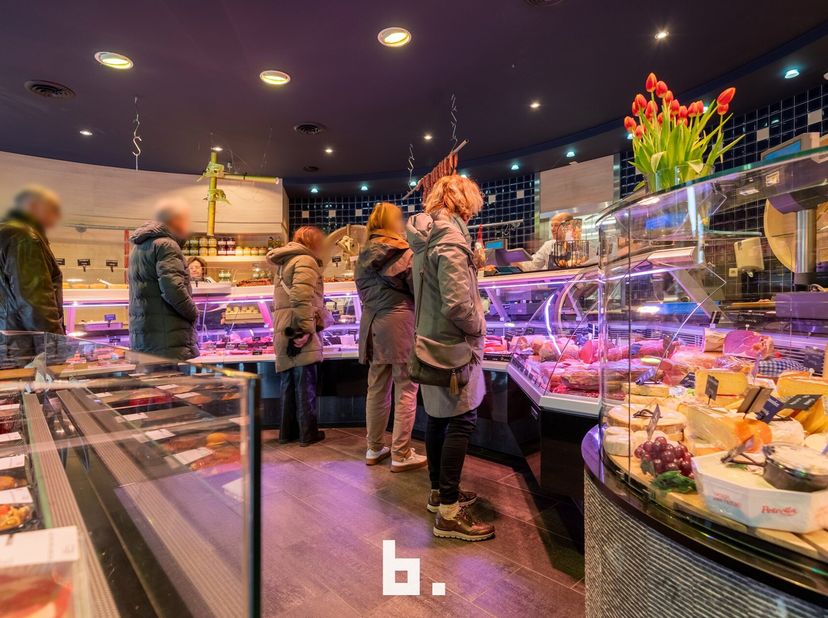 Bien professionnel à vendre
                    à 8000 Sint-Pieters