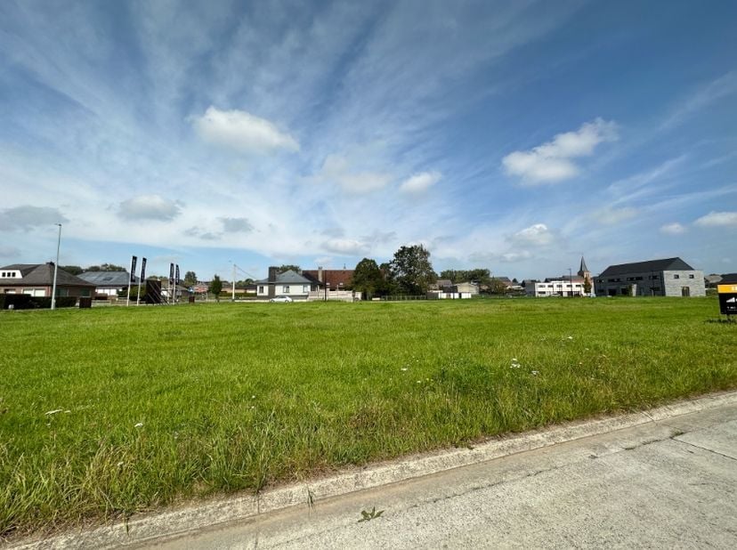 Terrain à vendre
                    à 9500 Ophasselt