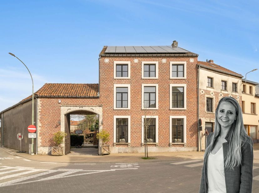AUTHENTHIEKE WONING IN HET CENTRUM VAN HOEGAARDEN + BIJGEBOUW MET WELLNESS EN POLYVALENTE RUIMTE.&lt;br /&gt;
&lt;br /&gt;
⌂ HOOFDGEBOUW&lt;br /&gt;
&lt;br /&gt;
Stap binnen