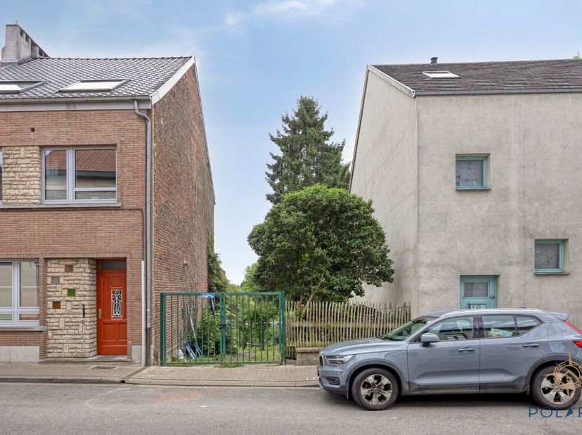 Ce terrain à bâtir dans la rue Haute est une opportunité unique pour une parcelle bien située dans le centre de Beersel.&lt;br /&gt;
La parcelle mesure 263m