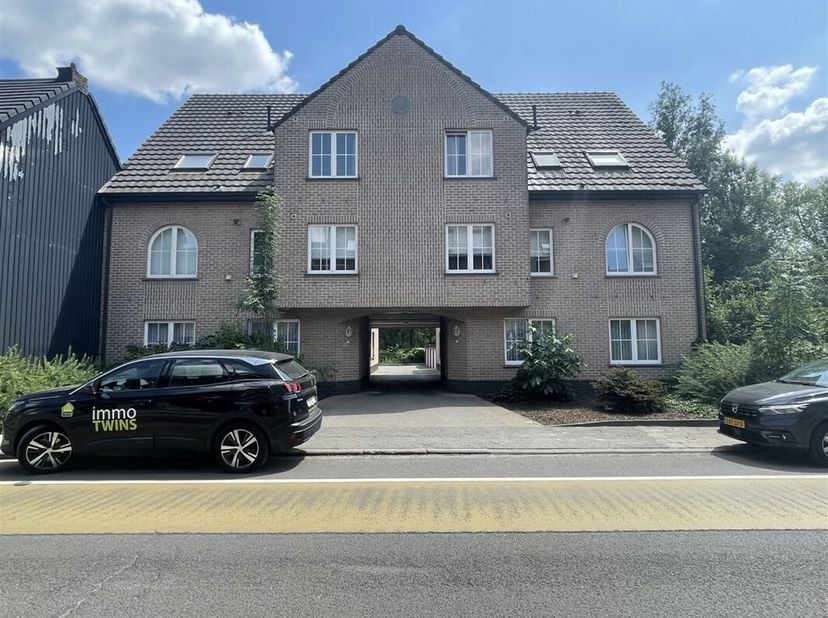 Appartement à louer
                    à 9200 Appels
