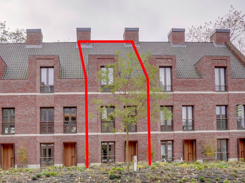 Deze energiezuinige nieuwbouwwoning, gelegen aan de Boomgaardstraat 26, bevindt zich op wandelafstand van de grote markt van Maaseik. Alle dagelijkse