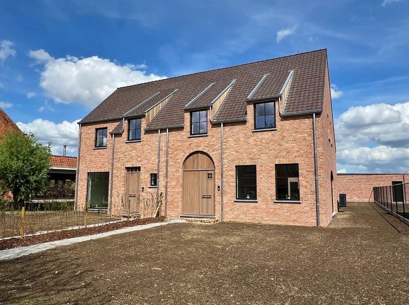 KOM EN ONTDEK DEZE PRACHTIGE NIEUWBOUWWONINGEN OP 26/04/2025 TUSSEN 10U EN 12U TIJDENS ONS OPENDEURMOMENT.&lt;br /&gt;
6% btw mogelijk i.p.v. 21% ( onder vo