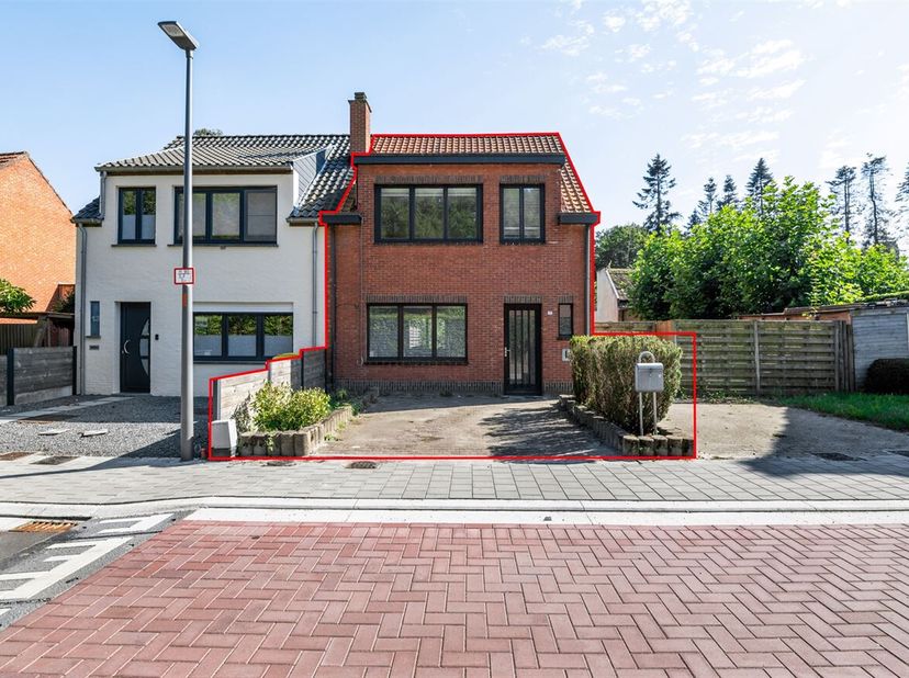 Rustig gelegen gezinswoning met 3 slaapkamers en zonnige tuin &lt;br /&gt;
Locatie:&lt;br /&gt;
Deze woning is gunstig gelegen in Turnhout, met vlotte verbindinge