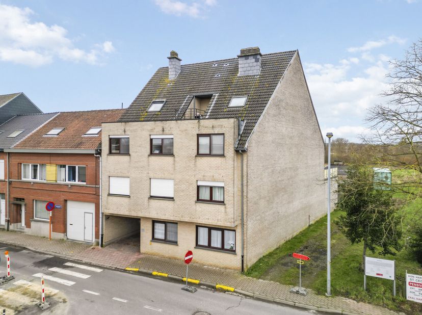 Dit knusse appartement biedt alles wat je nodig hebt voor comfortabel wonen. Bereikbaar met de lift! Het beschikt over een lichte woonkamer die de rui