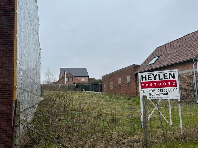 Deze bouwgrond van 435,25 m² is gelegen in een rustige en doodlopende straat in Gooik, Letterbeekstraat 53, en biedt de ideale locatie voor het bouwen
