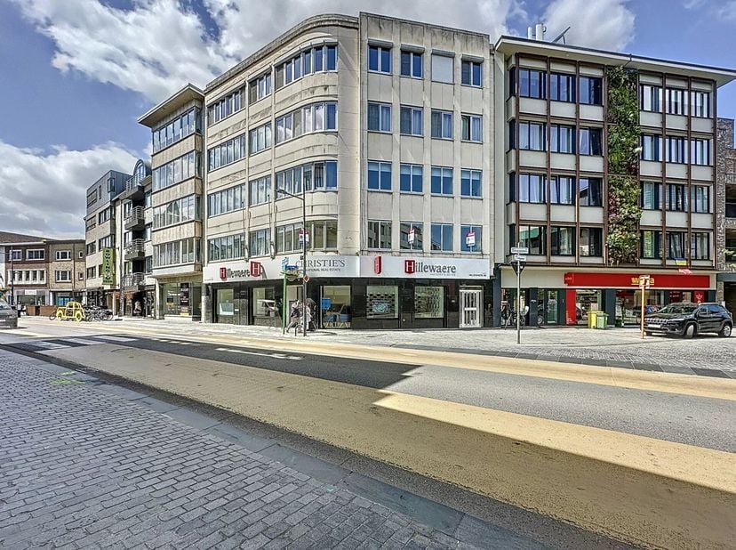 Appartement à louer
                    à 2400 Mol
