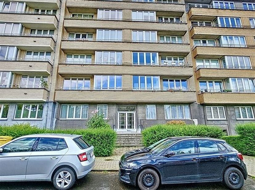 IMMOSCHMIDT (Réf.28627 ) - ETTERBEEK (Quartier Roi Vainqueur) - Obligation locative à respecter : Très bel appartement de +/- 94m² (selon PEB)  se com