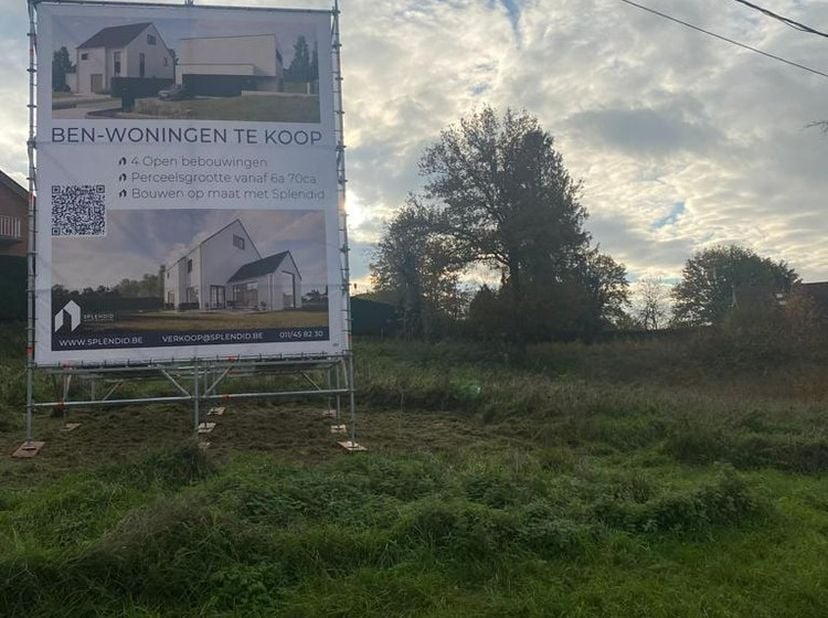 Landelijk wonen in Herent op een boogscheut van Brussel&lt;br /&gt;
&lt;br /&gt;
  Perceel van 8a 60ca.  &lt;br /&gt;
  PRIJSVAST van 260.000,00 euro exclusief kosten;