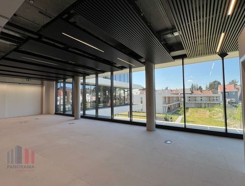                                         Espace de bureaux à louer à Strombeek-Bever, € 4.875
