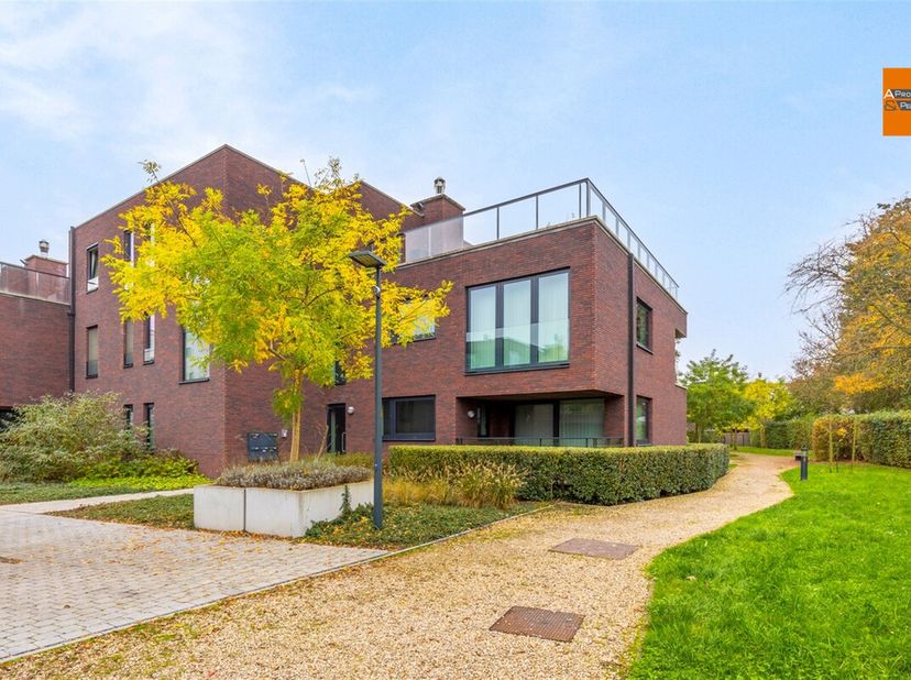 OFFRE ACCEPTEE&lt;br /&gt;
Découvrez cet élégant appartement au rez-de-chaussée, parfait pour ceux qui recherchent confort et commodité dans un cadre verdoy