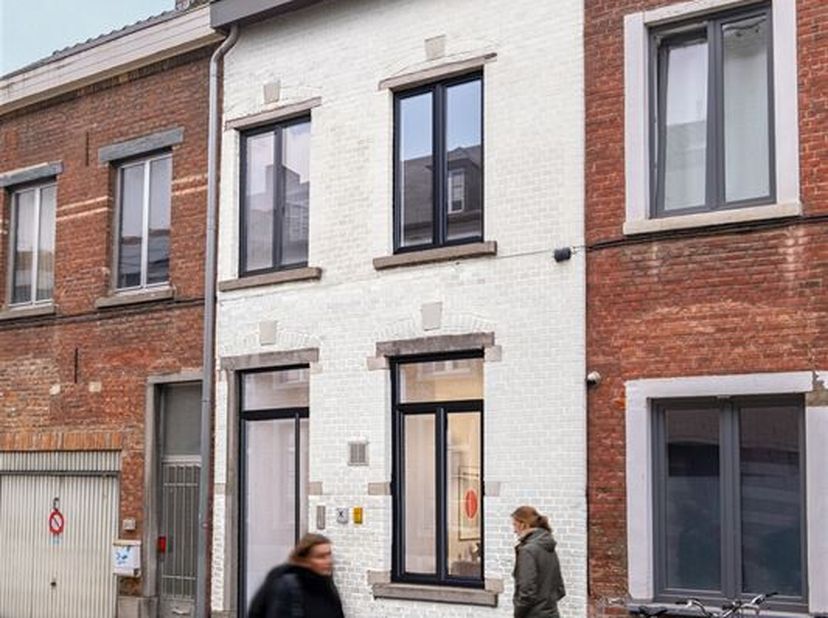 Maison d&#039;étudiant rénovée avec 5 chambres&lt;br /&gt;
À quelques minutes de marche du parc Bruulp et des ardoises, vous trouverez cette maison d&#039;étudiants a
