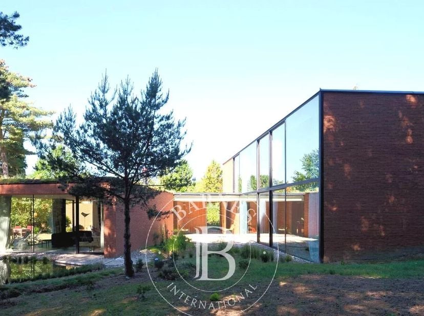Uccle - Prince d&#039;Orange - Barnes Bruxelles vous propose cette somptueuse villa contemporaine signée Erpicum, située sur un magnifique terrain de fond