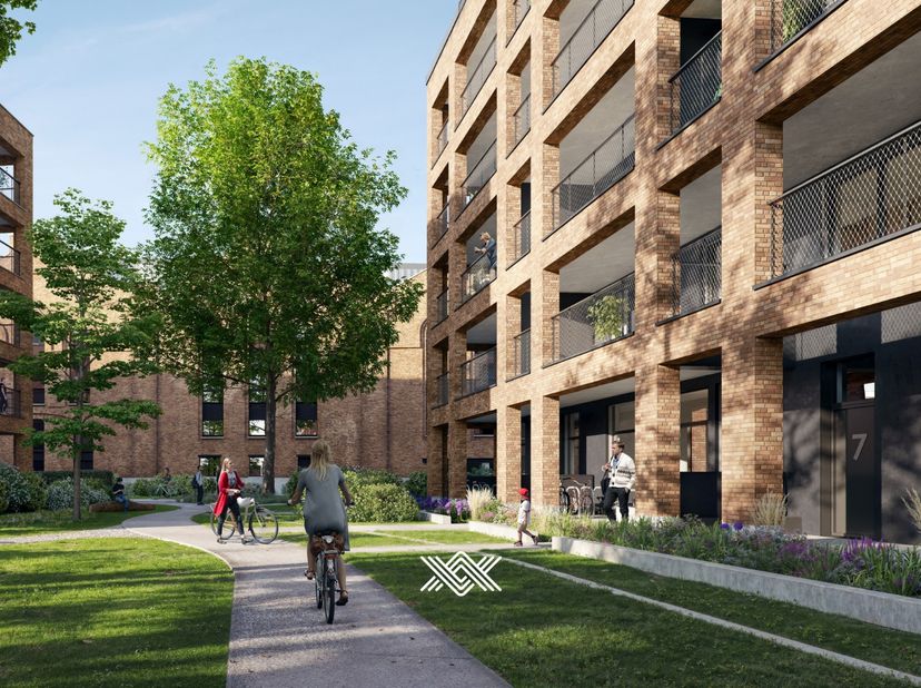 Dit drieslaapkamer appartement van 171 m² is gelegen op de tweede verdieping en beschikt over een zeer lichtrijke eet- en leefruimte met extra hoge pl