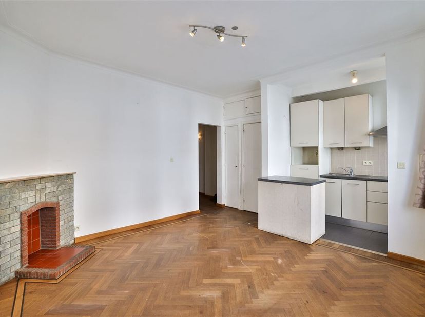 !!! IN OPTIE !!!&lt;br /&gt;
Woon jij graag midden in de stad met de Kammenstraat vlakbij en de gezellige terrasjes van het Mechelsplein quasi voor de deur?