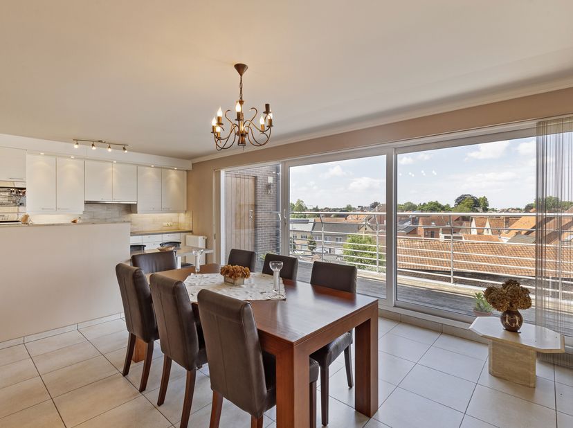 Appartement de 2 chambres à vendre dans le centre de Roeselare. Vous recherchez également un appartement proche de tous les commerces de proximité, de
