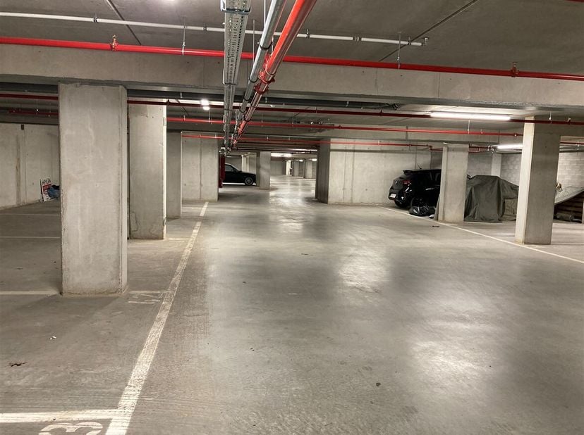 Garage à vendre
                    à 2500 Lier