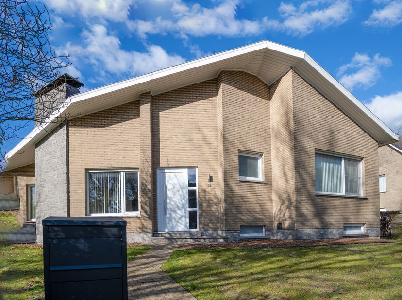 Vrijstaande villa in residentiële wijk te Mariakerke, deelgemeente van Gent. &lt;br /&gt;
&lt;br /&gt;
Deze instapklare woning is rustig gelegen en vlakbij een zi