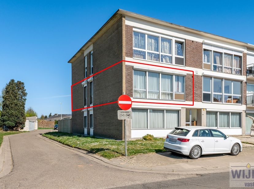 Dit gezellige en perfect onderhouden 2-slaapkamerappartement is gelegen vlak bij het centrum van Berlaar, op wandelafstand van winkels ️, scholen  en
