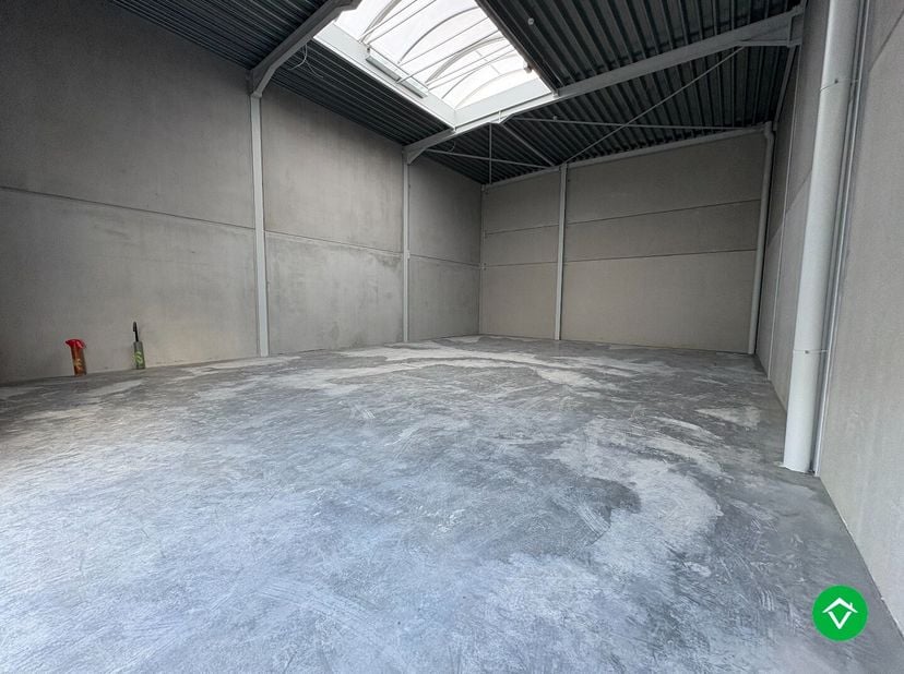 Bien professionnel à vendre
                    à 8480 Ichtegem