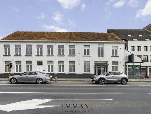                                         Bureaux à louer à Assebroek, € 8.500
