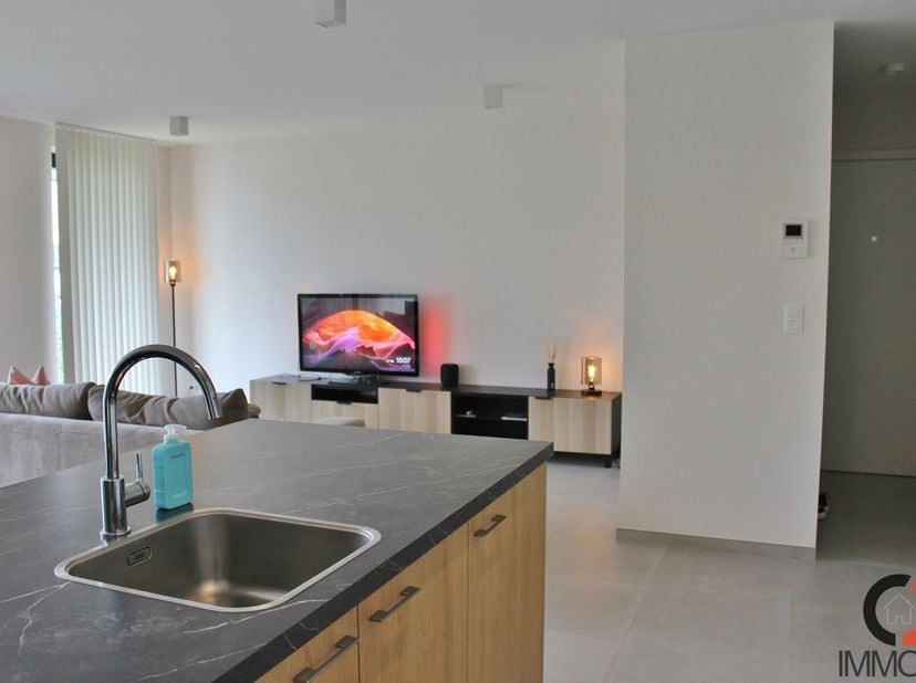 Energieneutraal gelijkvloers nieuwbouw appartement met 2 slaapkamers met terras en tuin nabij het centrum van Veerle Laakdal.&lt;br /&gt;
Het appartement is