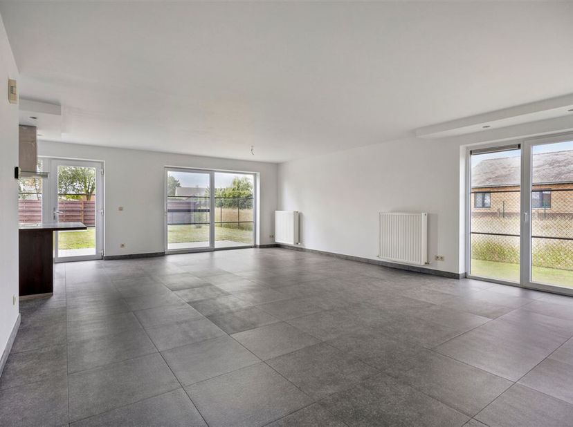 Instapklaar gelijkvloers appartement met 2 slaapkamers, ruime tuin en 3 staanplaatsen op een rustige toplocatie in Opitter. &lt;br /&gt;
ALGEMEEN&lt;br /&gt;
Geli