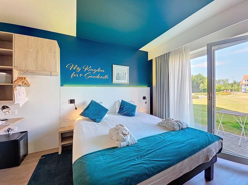 Vous êtes à la recherche d&#039;un investissement immobilier rentable et  avec des possibilités d&#039;utilisation privée? Cette chambre d&#039;hôtel située au rez-d
