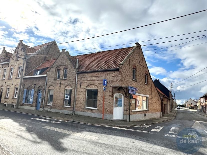 Maison à vendre
                    à 8600 Leke