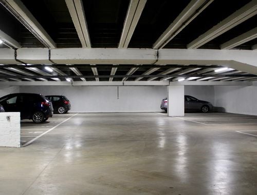                                         Garage en sous-sol à louer à Aalst, € 80
