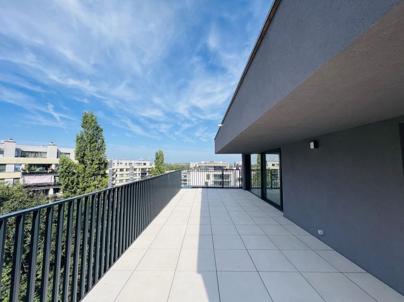 SCHAERBEEK - Eerste bewoning - Ideaal gelegen vlakbij Meiser en de NAVO, in een aangename buurt, prachtig PENTHOUSE (2Bedrooms/2Badrooms) van ± 103 m²