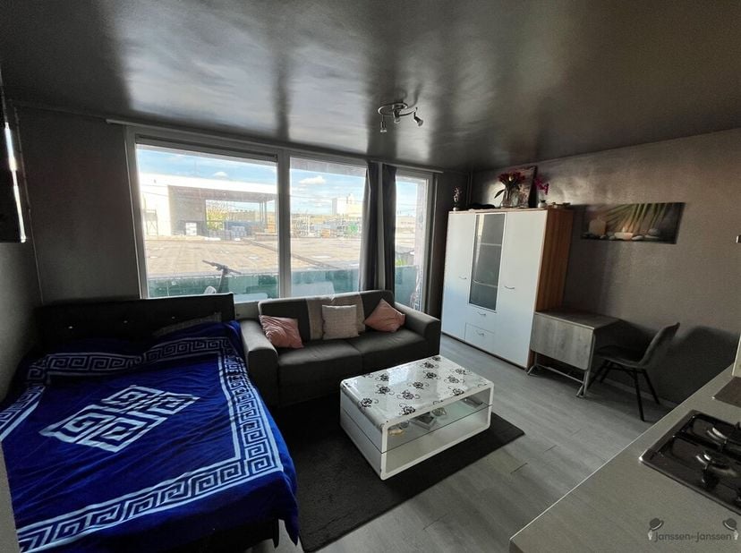 Studio lumineux et rénové dans le centre de Deurne (41 m²)&lt;br /&gt;
Ce studio de 41 m² récemment rénové au premier étage à Deurne est une excellente oppo