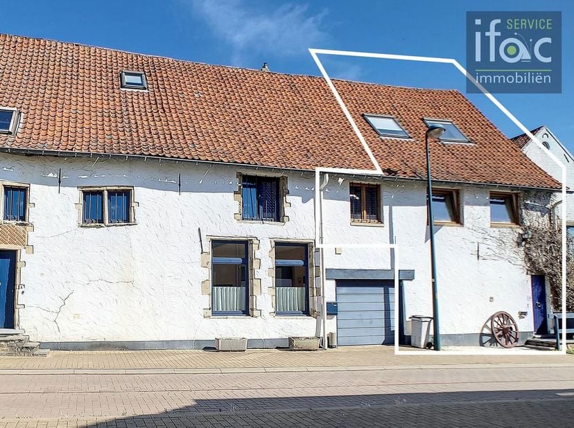 Appartement duplex idéalement situé dans le centre d&#039;Everberg, à distance de marche des transports en commun, des commerces et de l&#039;Horeca.&lt;br /&gt;
&lt;br